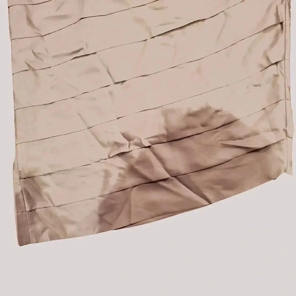 Structural Banana Republic Tiered Pencil Skirt | Size 6 | Pale Mauve-Pink - Picture 2 of 6